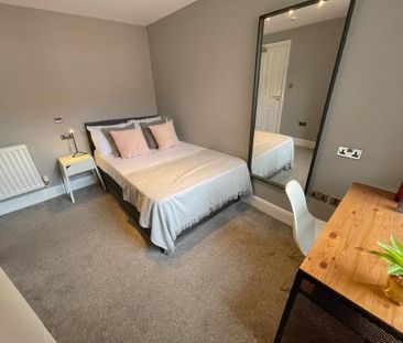 5 bedroom terraced house to rent - Photo 4