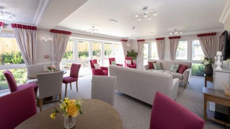 Colebrooke Lodge, Reigate, Surrey - Photo 2