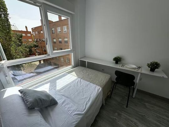 Calle San Serapio, Madrid, Community of Madrid 28026 - Photo 1