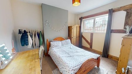 5 bedroom semi-detached house to rent - Photo 2