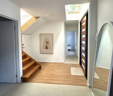 STYLISH TOWNHOUSE WITH INDOOR & OUTDOOR FLAIR! - Photo 6