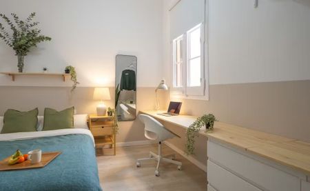 Carrer de Pons i Gallarza, Barcelona, Catalonia 08030 - Photo 2