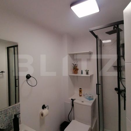 Garsoniera moderna tip studio, 25 mp, Semicentral, cu loc de - Fotografie 3