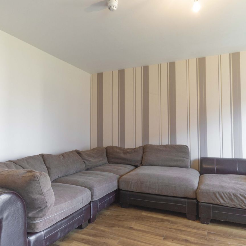 1027L - Marine Drive, Edinburgh, EH5 1FD - Photo 1