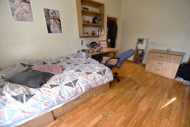 1 bedroom Flat in Midland Road, Leeds - Photo 1