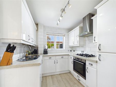 Lichfield Close, Chelmsford, Essex, CM1 2XW - Photo 4