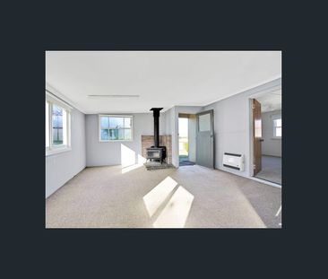 Quiet & Private Living - Photo 4