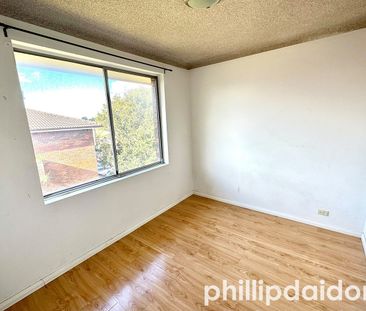 MODERN, UPDATED 2 BEDROOM UNIT... - Photo 3