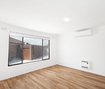Neat Two-Bedroom Unit in Prime Lalor Location - Photo 3