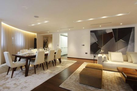 4 bedroom flat to rent - Photo 2