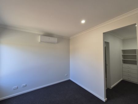 Beautiful, newly built townhouse - Photo 3