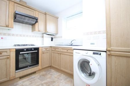 Chichester 2 bedroom flat to rent - Photo 4