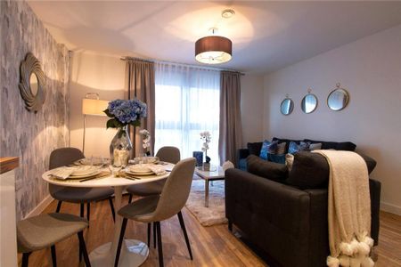 3 bedroom flat to rent - Photo 2