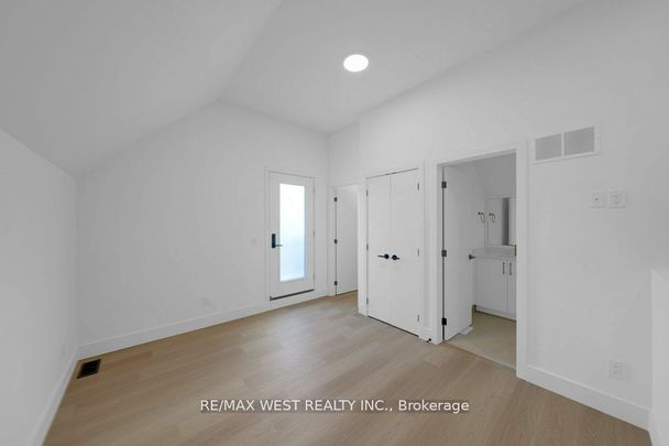 For Lease - 502 Atlas Avenue Unit# C, Toronto, Ontario - Photo 1