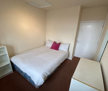 High Road, Beeston, NG9 2LN - Photo 2