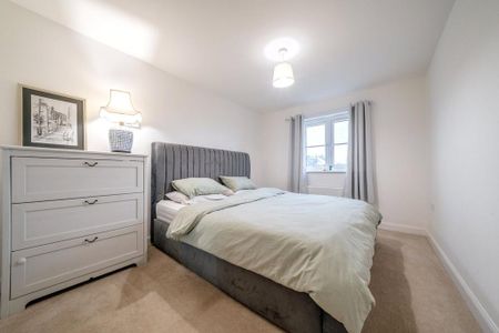 4 bedroom detached house to rent - Photo 4