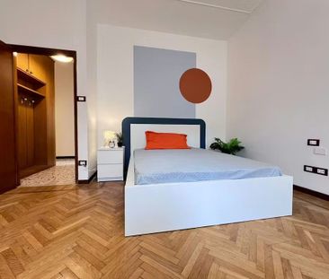 Via Santa Maria Maggiore, Bologna, Emilia-Romagna 40121 - Photo 3