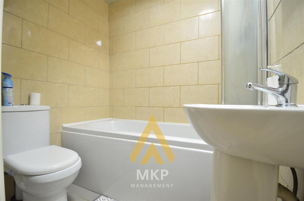 5 bedroom terraced house to rent - Photo 1