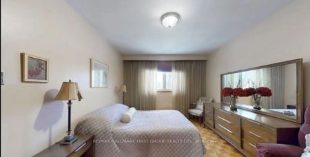 23 St. Paschal Court N #Room #1 - Photo 4