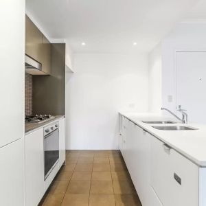 MGM MARTIN - TWO BEDROOM APARTMENT - Photo 3