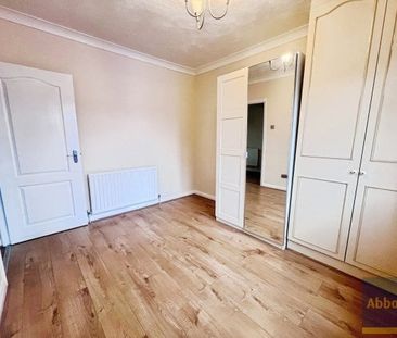 Avondale Road, Basildon - Photo 3