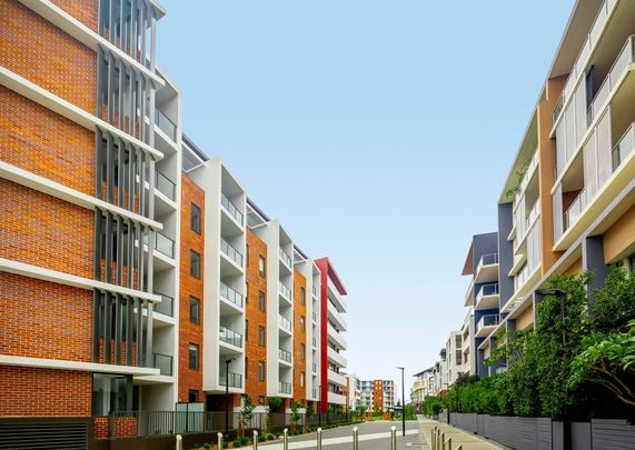 Stylish & Luxurious - Photo 1