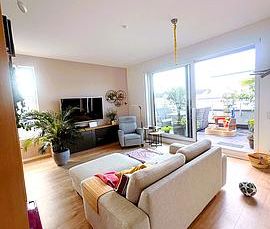 Lichtdurchflutetes, großzügiges Penthouse, 4 Zimmer, mit Aufzug und... - Foto 1