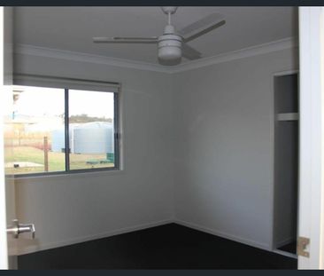 Relaxed country living close to town - Photo 4