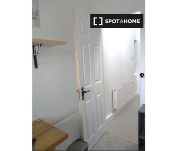 Room in a 2-Bedroom apartment for rent in Ballygall, Dublin - Photo 6