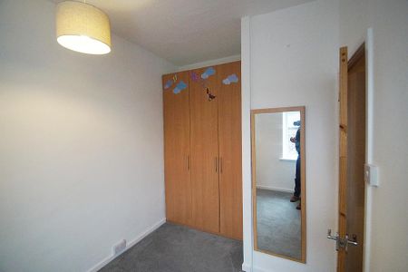 2 bedroom terraced house to rent - Photo 2