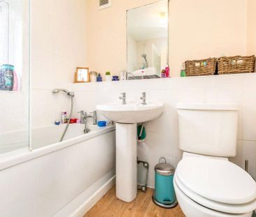 3 bedroom detached house to rent - Photo 6