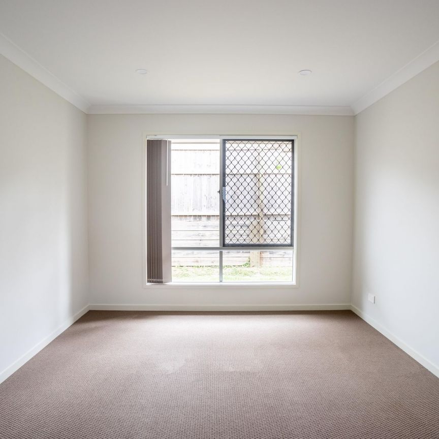 Perfect Karalee Home on a Quiet Street! - Photo 1