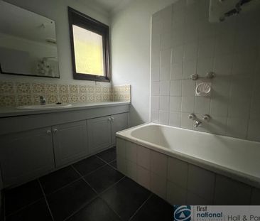 Spacious 3-Bedroom Family Home in Prime Location - Photo 3