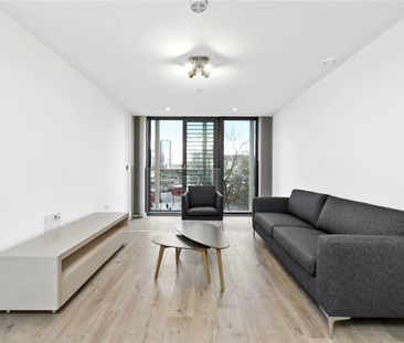 Stratosphere Tower, Great Eastern Road, London, E15 - Photo 4