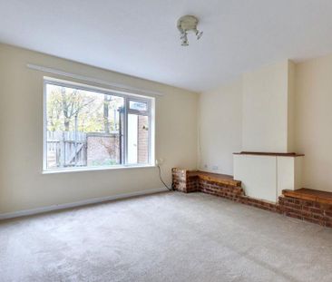 3 bedroom semi-detached house to rent - Photo 2