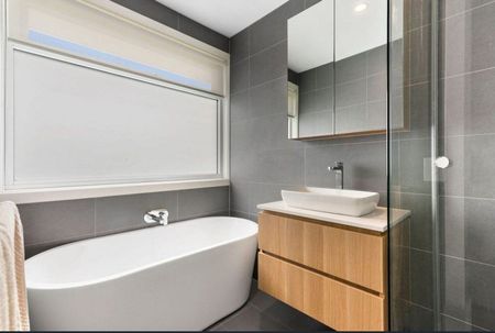 Great family home with superb coastal views! - Photo 5