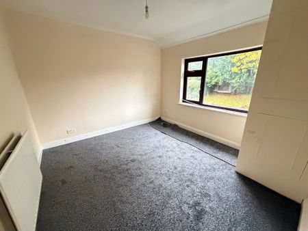 Scott Avenue, Penn, Wolverhampton - Photo 4