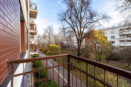 Metro, kamienica, po malowaniu - Фото 4