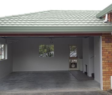 Family home in Vincent St - Photo 3