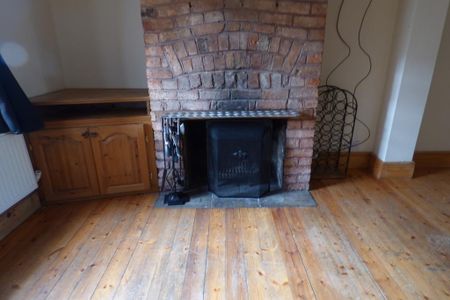 2 bedroom terraced house to rent - Photo 2