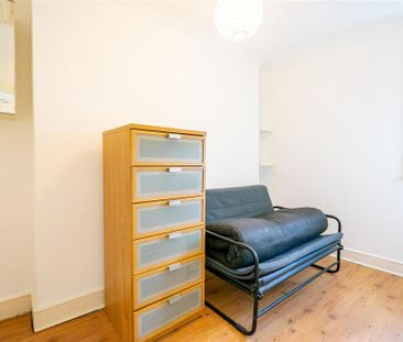 3 bedroom apartment to rent - Photo 3