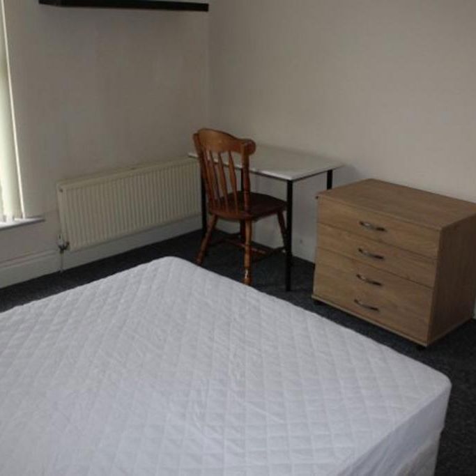 4 bedroom house to rent - Photo 1