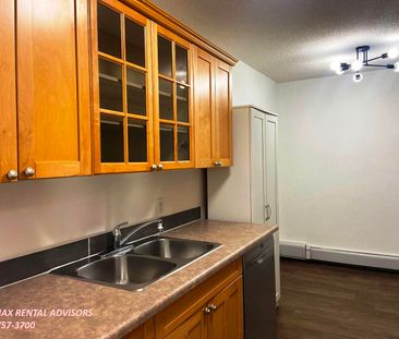 #101 10420 93 Street Northwest - Photo 4