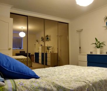 1 Bed Flat, Green Walk, NW4 - Photo 6
