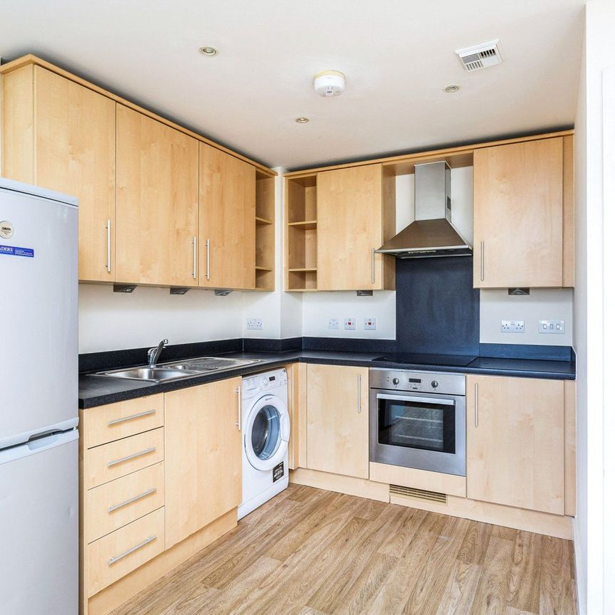 2 bedroom apartment to rent The Roundhouse, Gunwharf Quays, Portsmouth, PO1 - Photo 1