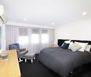 Stand Out From the Rest! - Photo 5