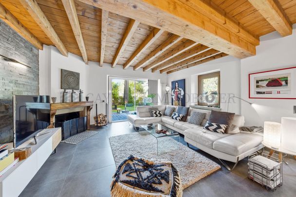 Superbly renovated house – One-year lease - Photo 1