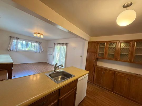 For Lease - 274 Elmwood Avenue, Toronto, Ontario - Photo 1