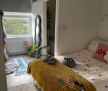 1 Bed Flat, Roman Place, LS8 - Photo 2