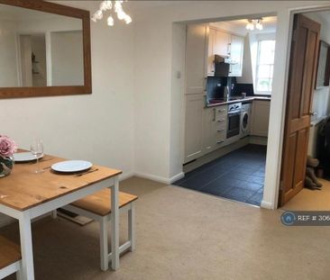 1 bedroom in a flat share to rent - Photo 1